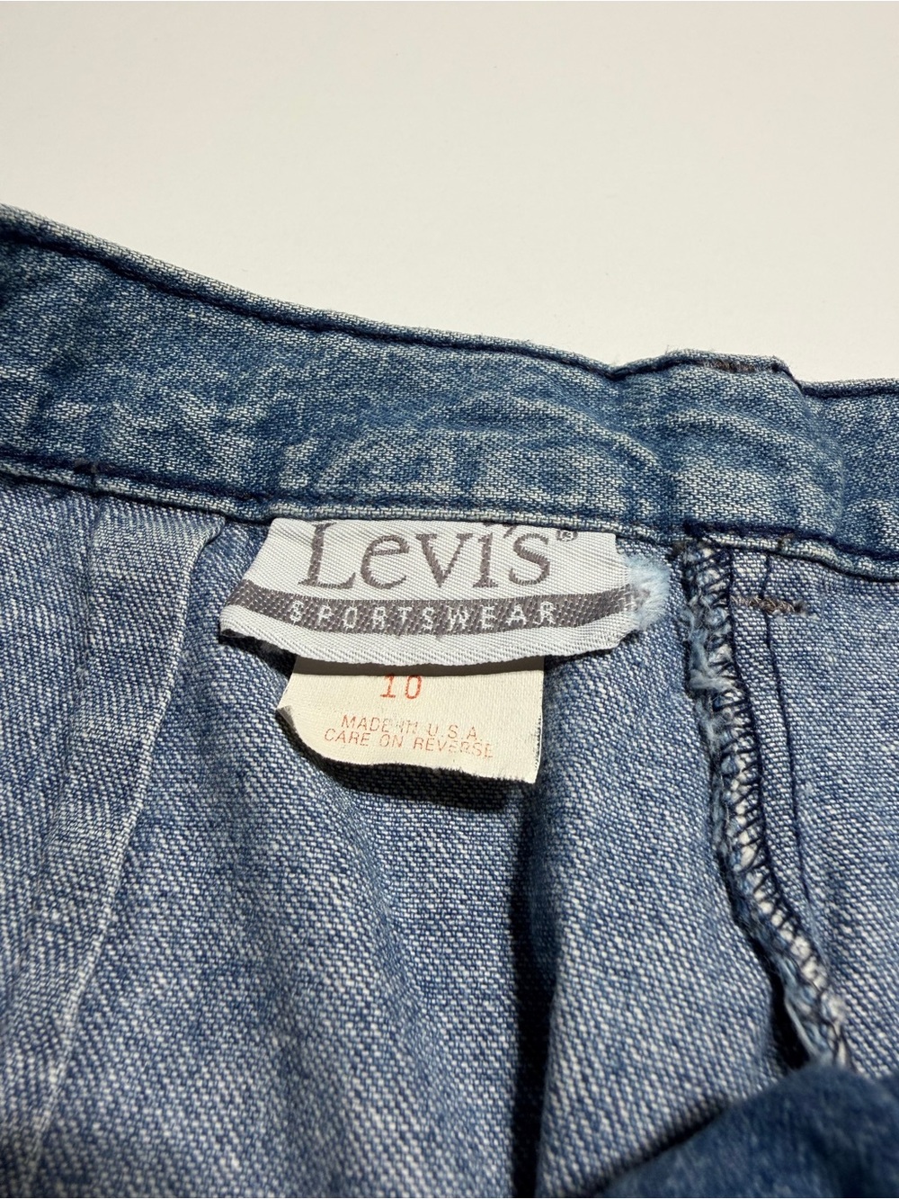 Vintage Levi’s Sportswear Pleated Denim Trousers Womens US10 W28 Light Wash - Picture 6 of 9